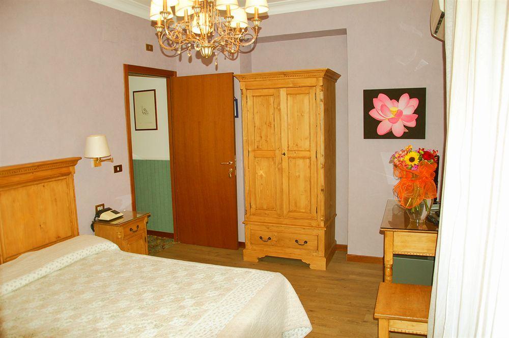 Hotel La Culla Del Lago Castel Gandolfo Exterior photo